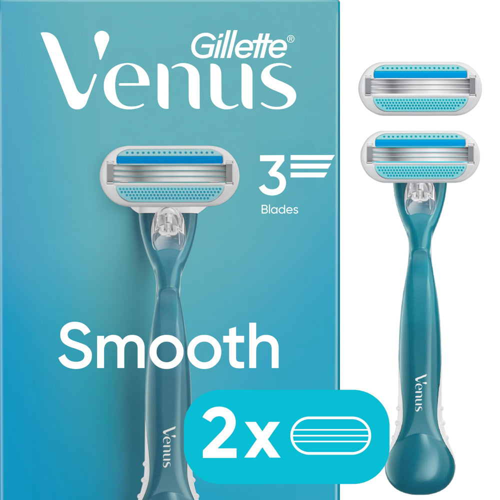 Three blades on the Venus Smooth for a precise shave.