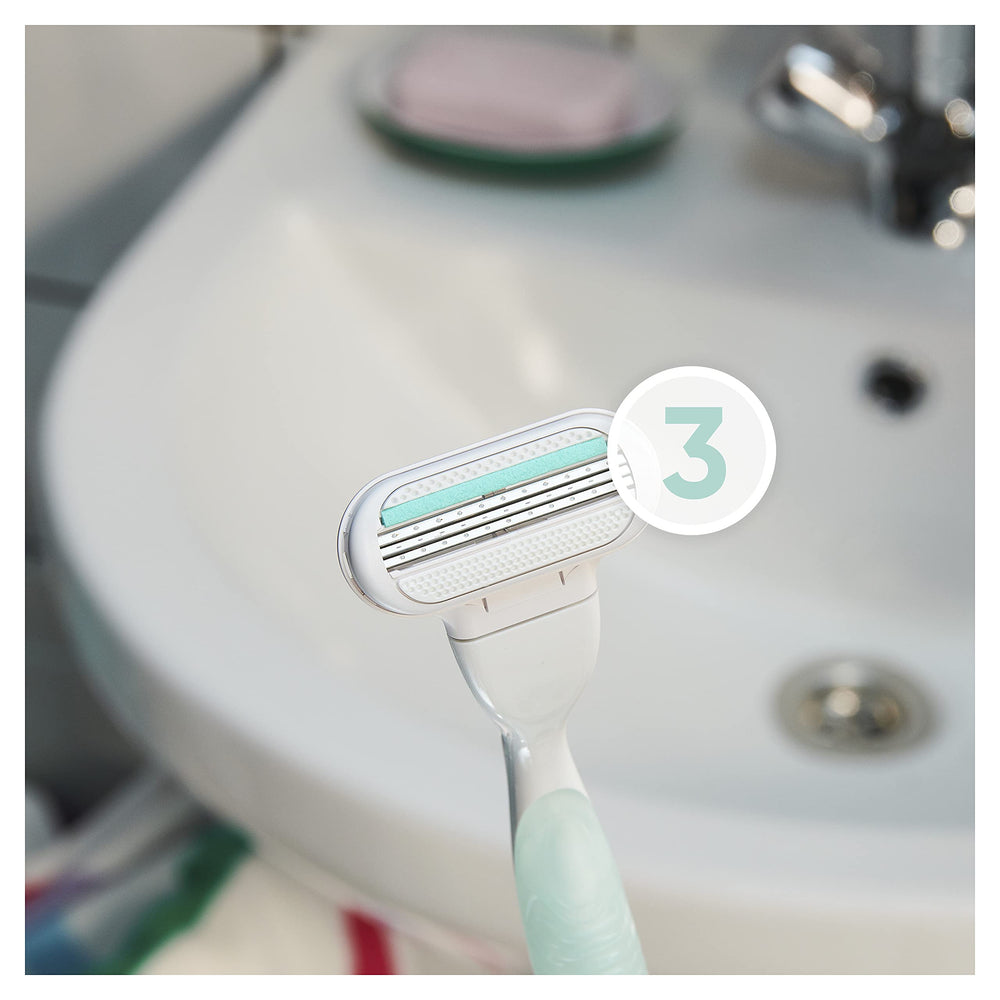 Angled head of Gillette Venus Smooth Sensitive cartridge