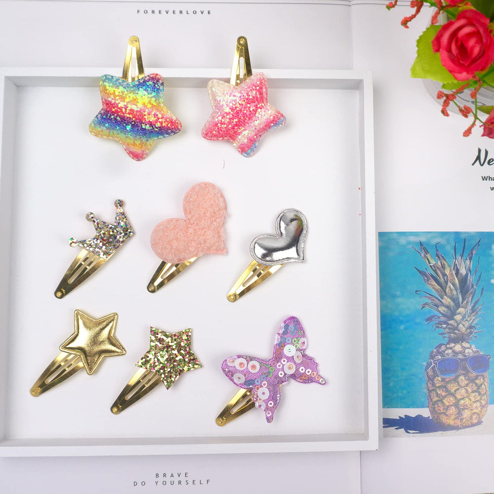 Gingbiss star hair clip provides glittery touch for festive looks.