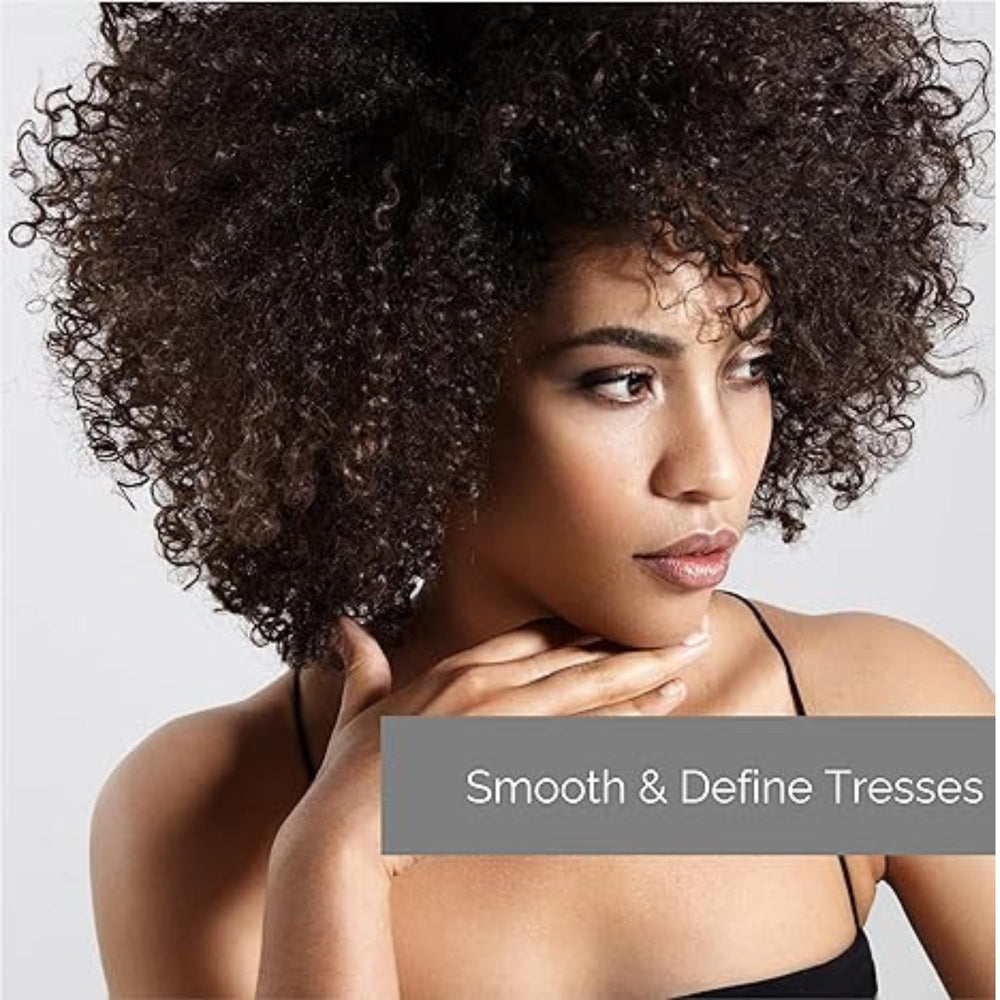 Giovanni Eco Chic Frizz Be Gone application texture on hair.