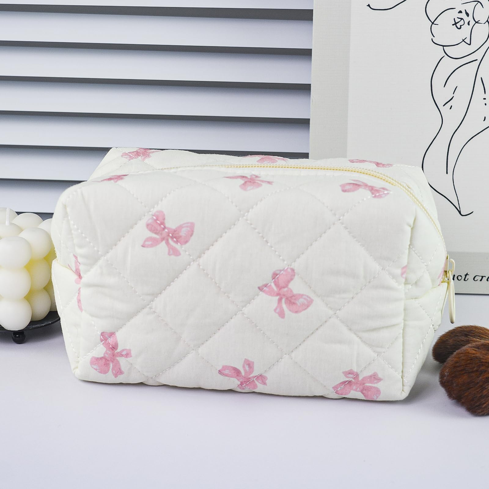 GISMTR quilted bag with a cozy texture, easy care and quick access to essentials