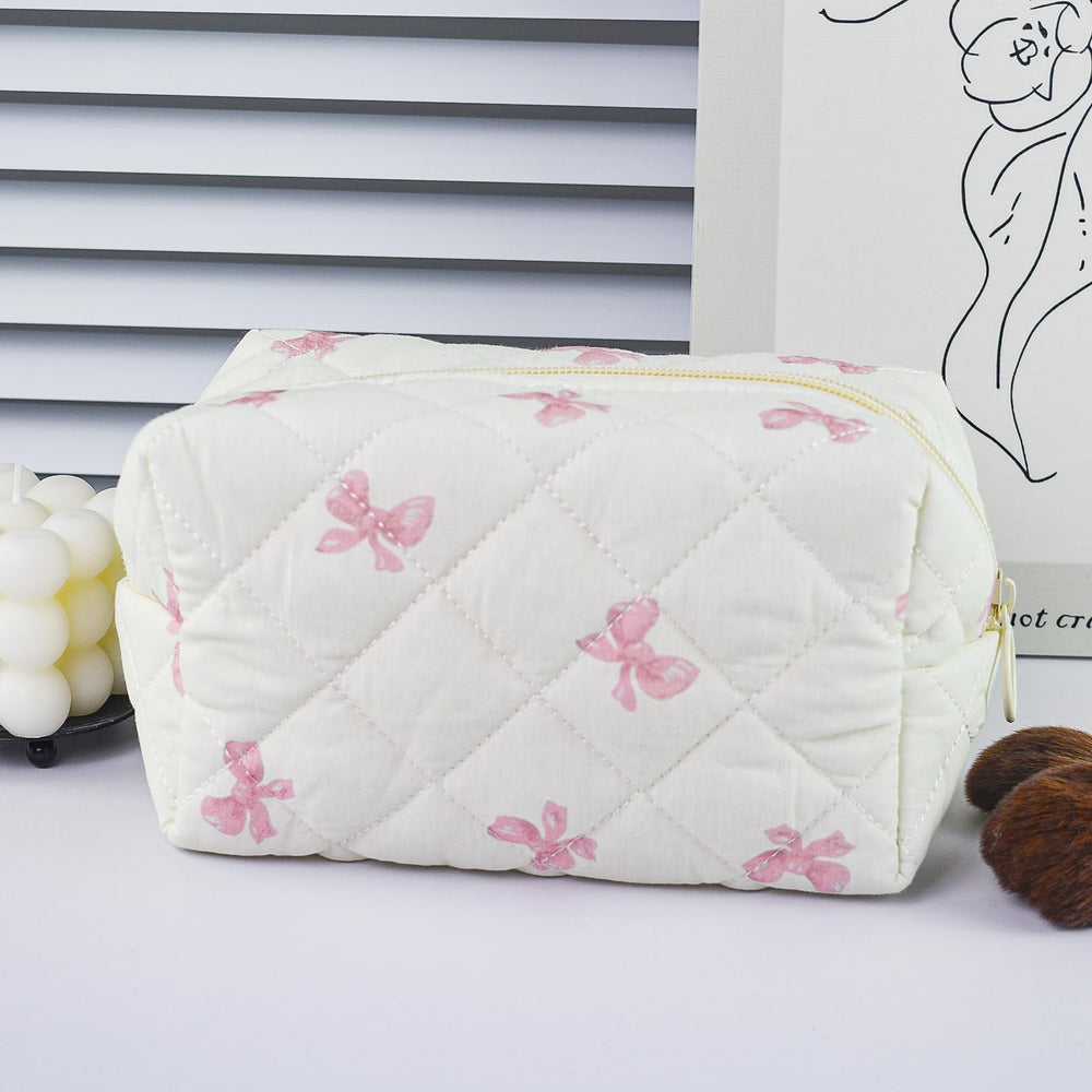 GISMTR quilted bag with a cozy texture, easy care and quick access to essentials