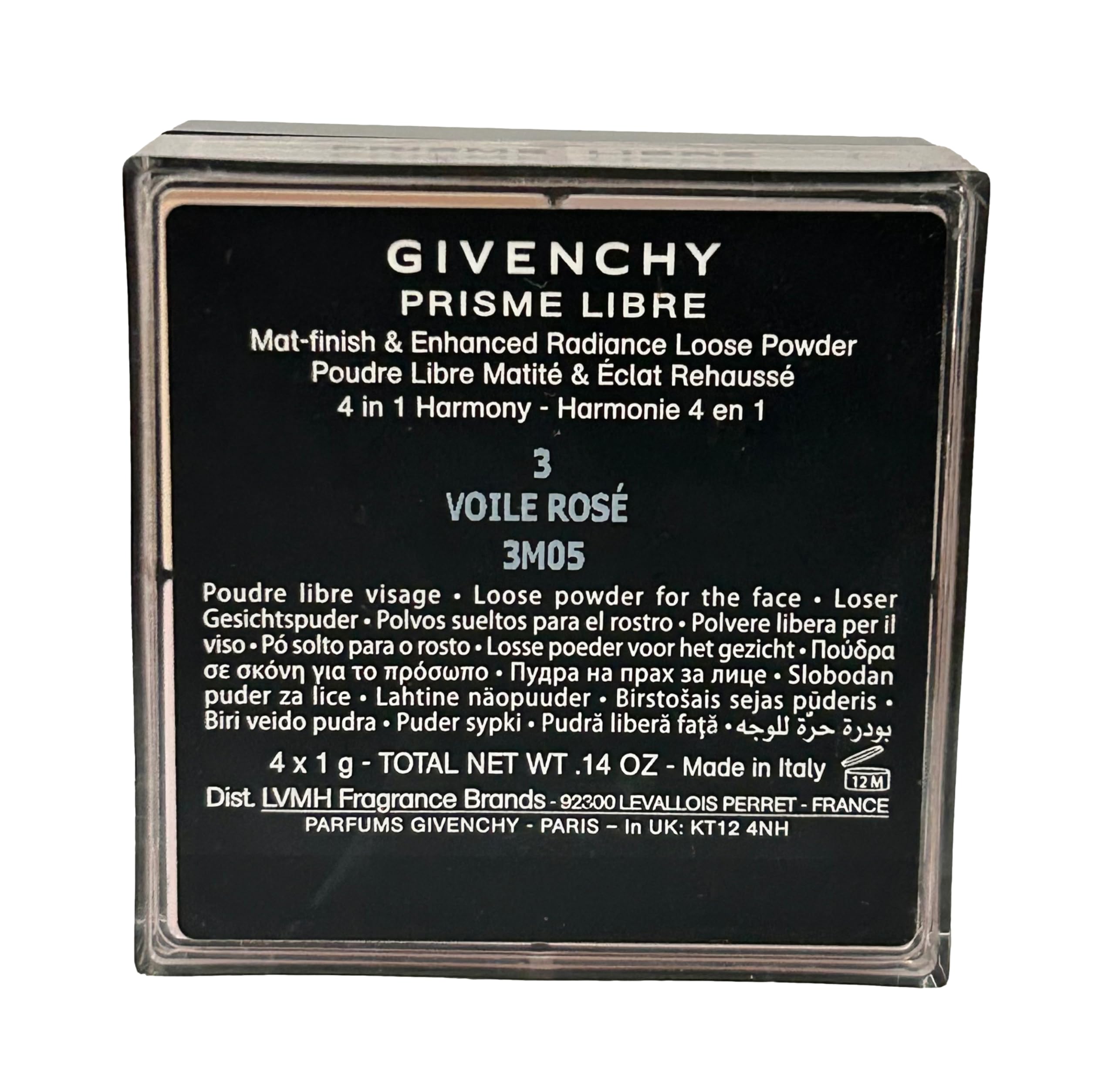Aplicación en piel de Givenchy Prisme Libre acabado mate y duradero.