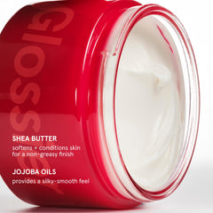 Glossier Crème de You facilita la superposición de fragancias para mayor duración.