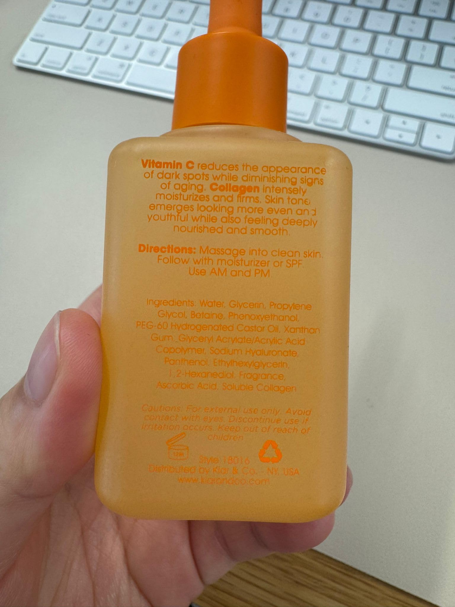 Glow Elixir Serum Envase dos onzas facilita uso prolongado.