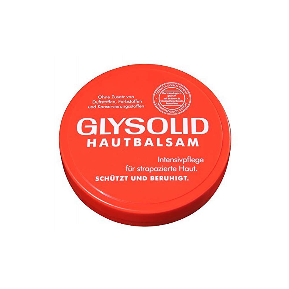 Glysolid Skin Cream application close-up – quick comfort for dry skin.