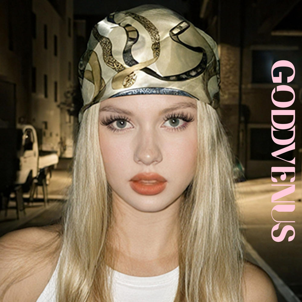 Goddvenus natural-blend clusters blend seamlessly with lashes for a subtle look.