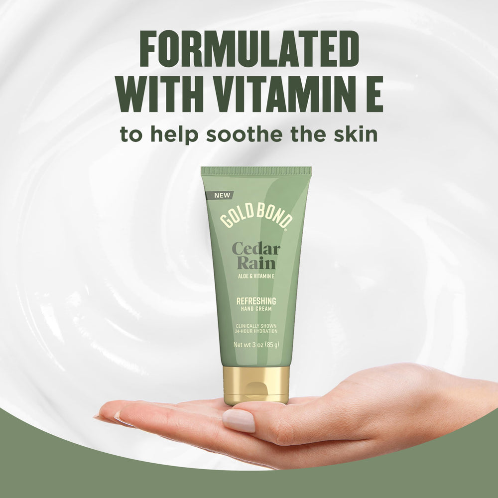 Gold Bond Cedar Rain crema manos huele a bergamota y cardamomo suave.