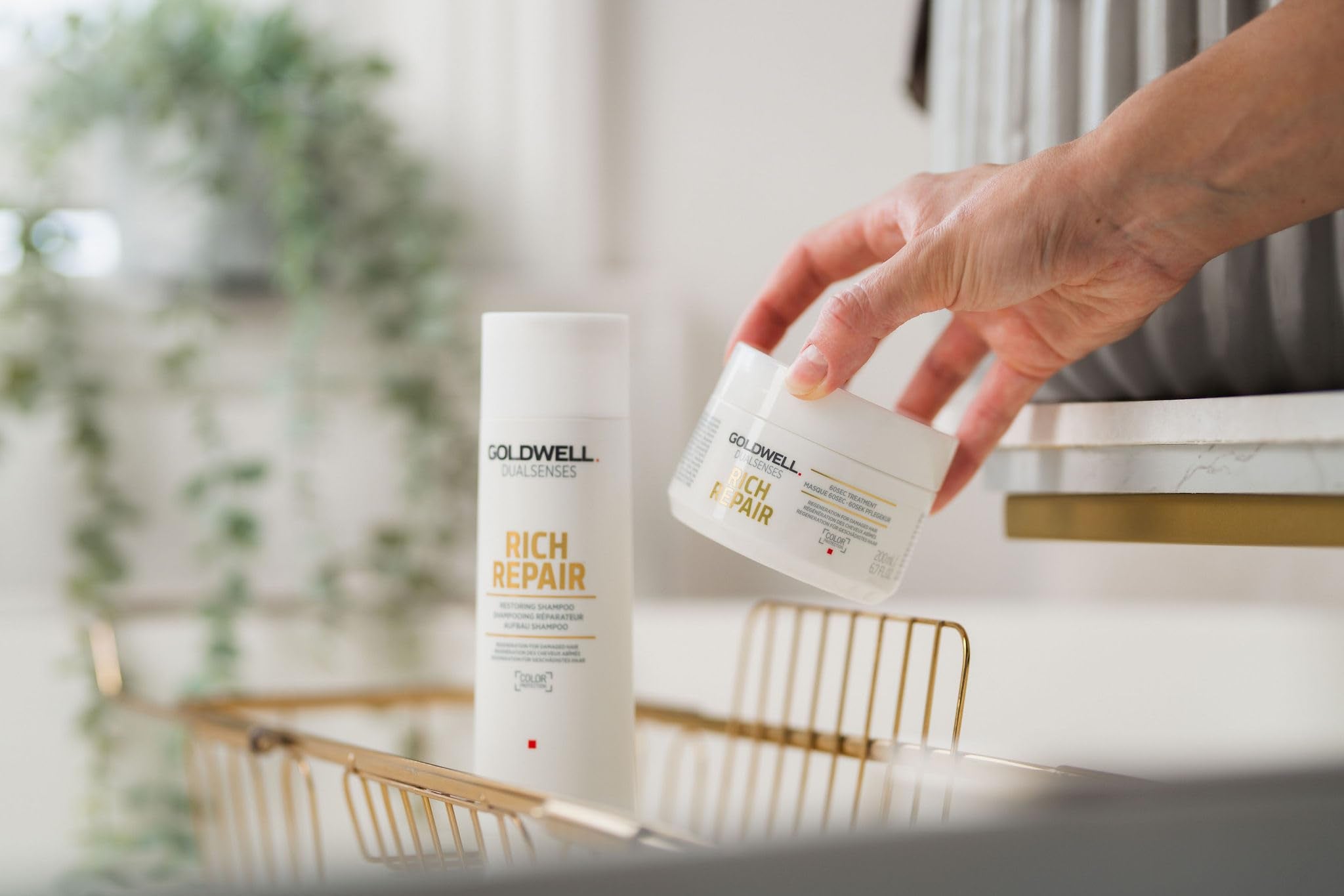 Goldwell Dualsenses Rich Repair packaging box on display