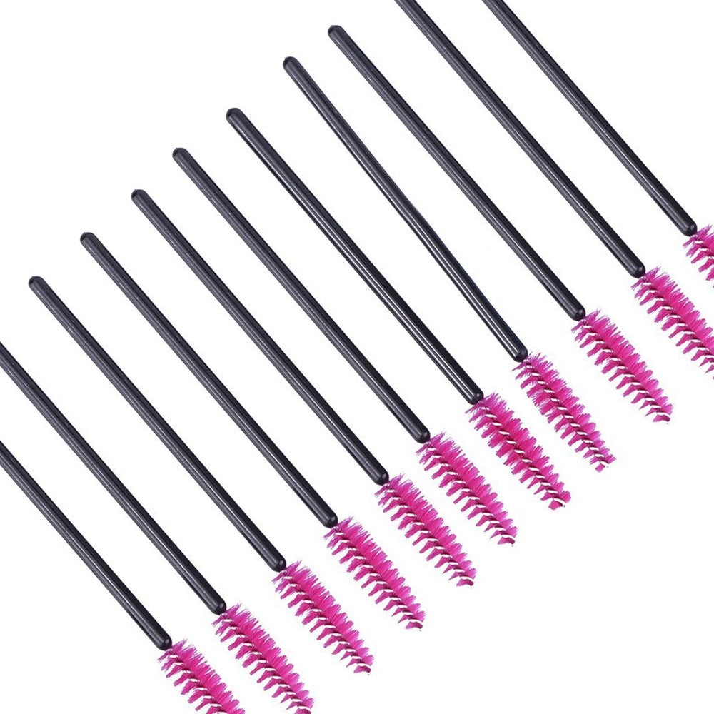 GoWorth elbow-head lash brush for correcting lashes precisely.