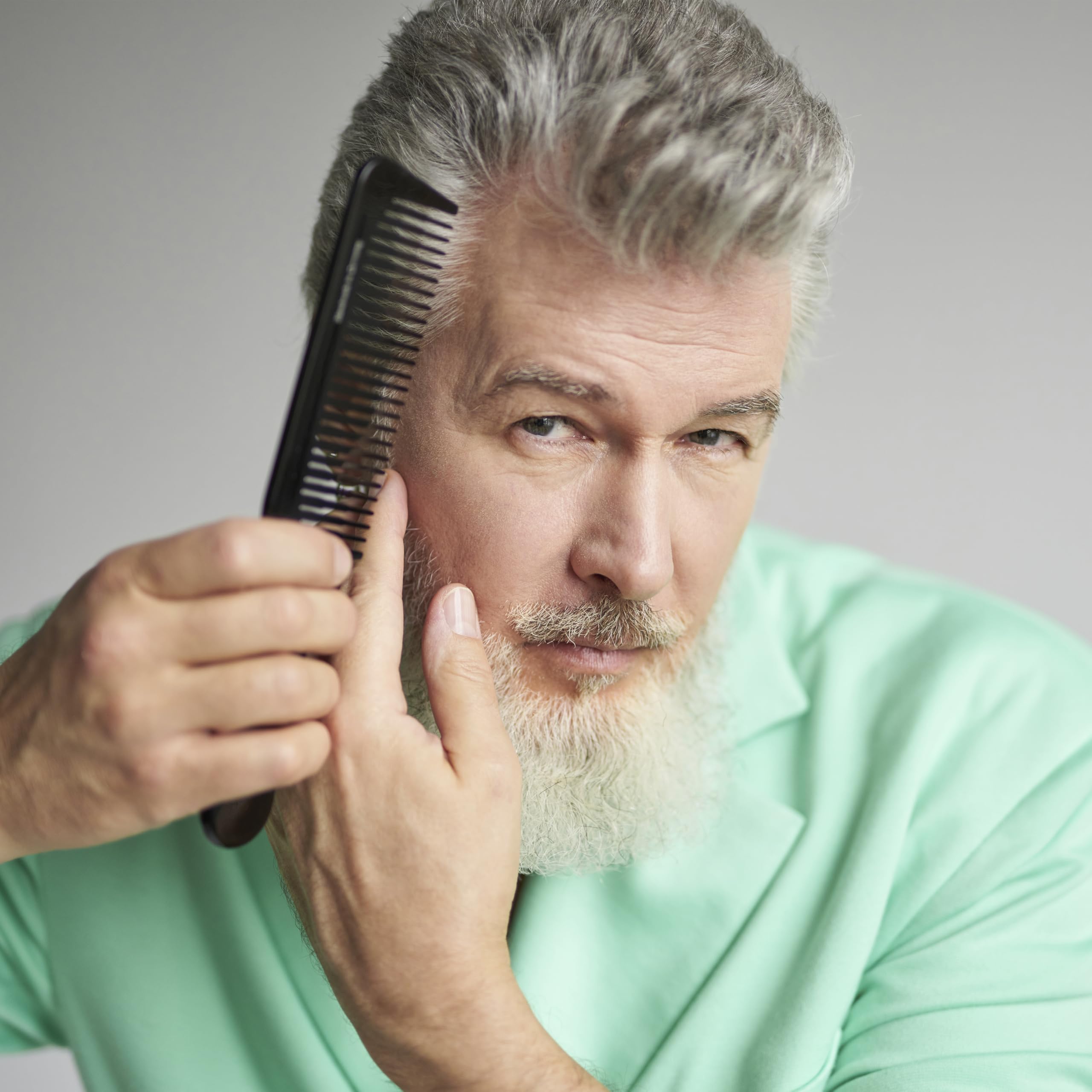 Granatan men's grooming kit, versatile for dry or wet hair