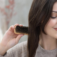 GranNaturals natural oil distribution promotes a healthier-looking shine and balanced hair feel.