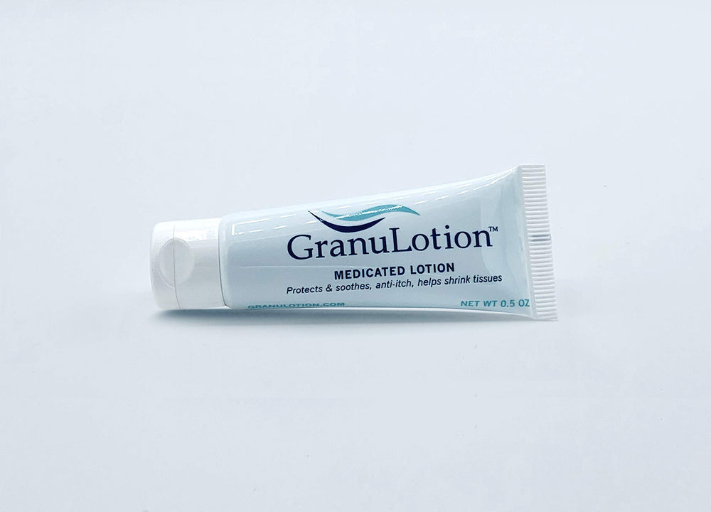GranuLotion Loción Medicada, manos aplicando: uso puntual para áreas específicas.