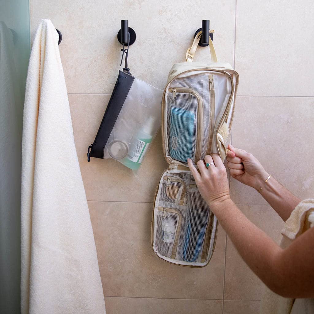 Gravel The Pouch shows contents through its fully transparent design