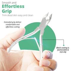 GREEN ESTETICA double-spring cuticle-trimmer demonstrates durable control during manicure.
