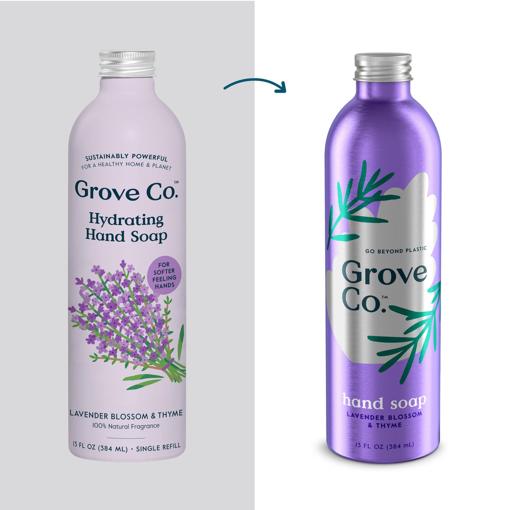 Tres botellas Grove Co. de jabón gel hidratante para manos.