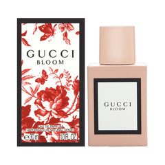 Gucci Bloom bottle front view, suggesting daily wear and elegance.