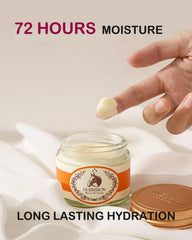 Close-up texture of Guerisson 9 Cream melting into skin for lightweight moisture.