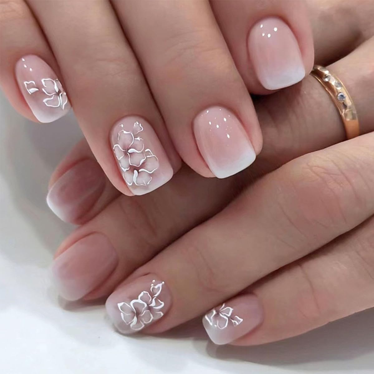 GUFUGU 144 piezas, uñas con flores, ideal para combinar estilos.
