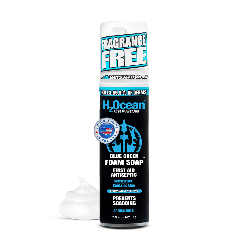 H2Ocean Blue Green Foam Soap junto a tatuaje reciente, cuidado suave