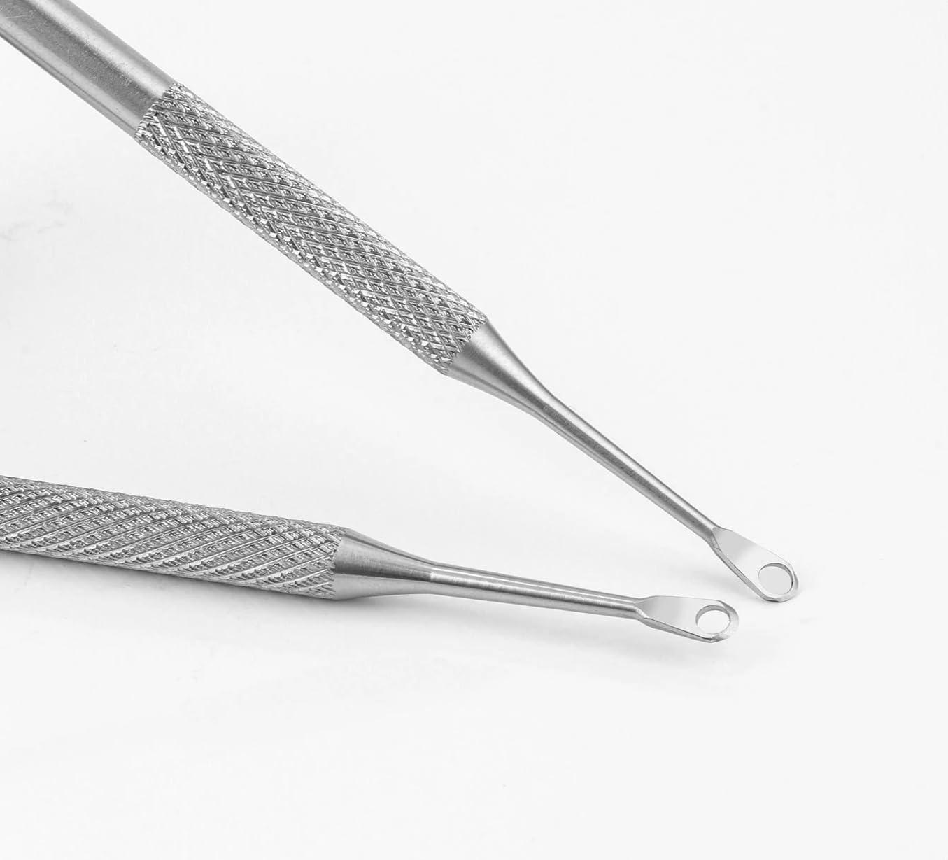 HaimiLiya dual-ended tool supports cuticle prep and gel residue cleanup.