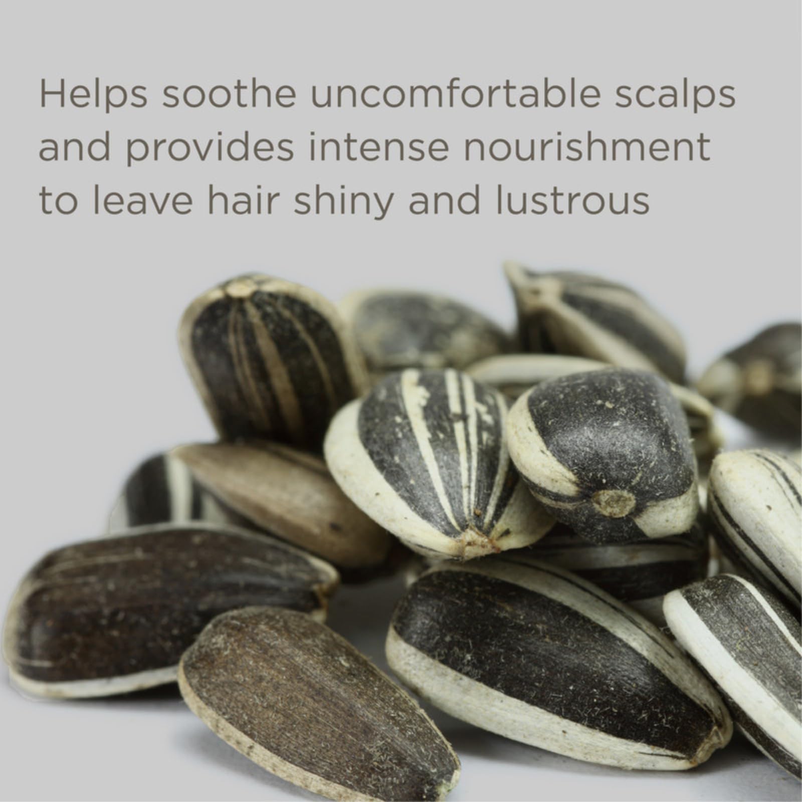 Hairitage champú Esencial, baño, rutina diaria para cabello limpio.