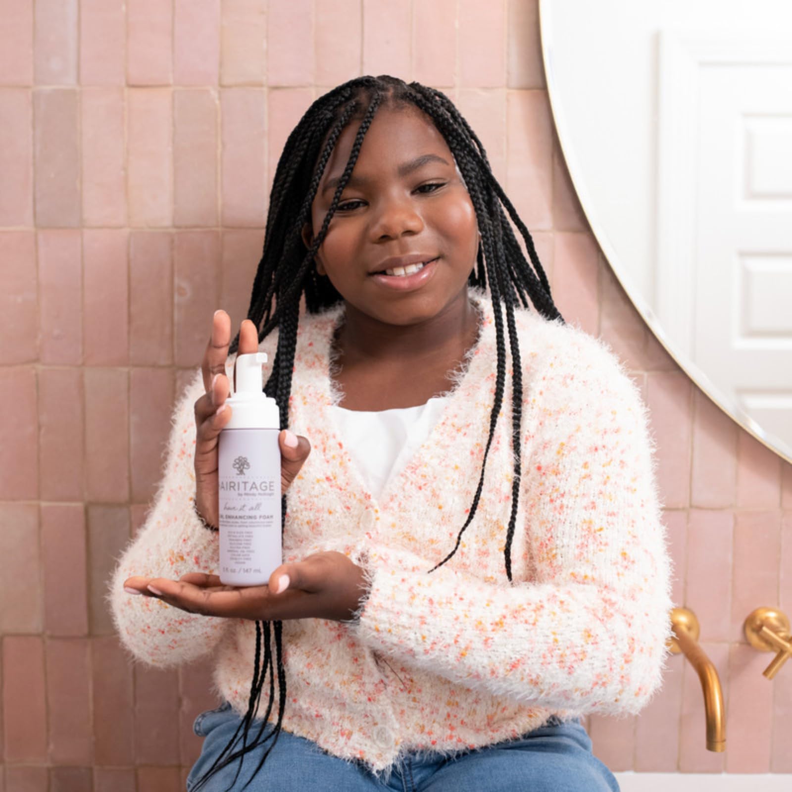 Hairitage Have It All Mousse full hair result emphasizes volume and natural movement.