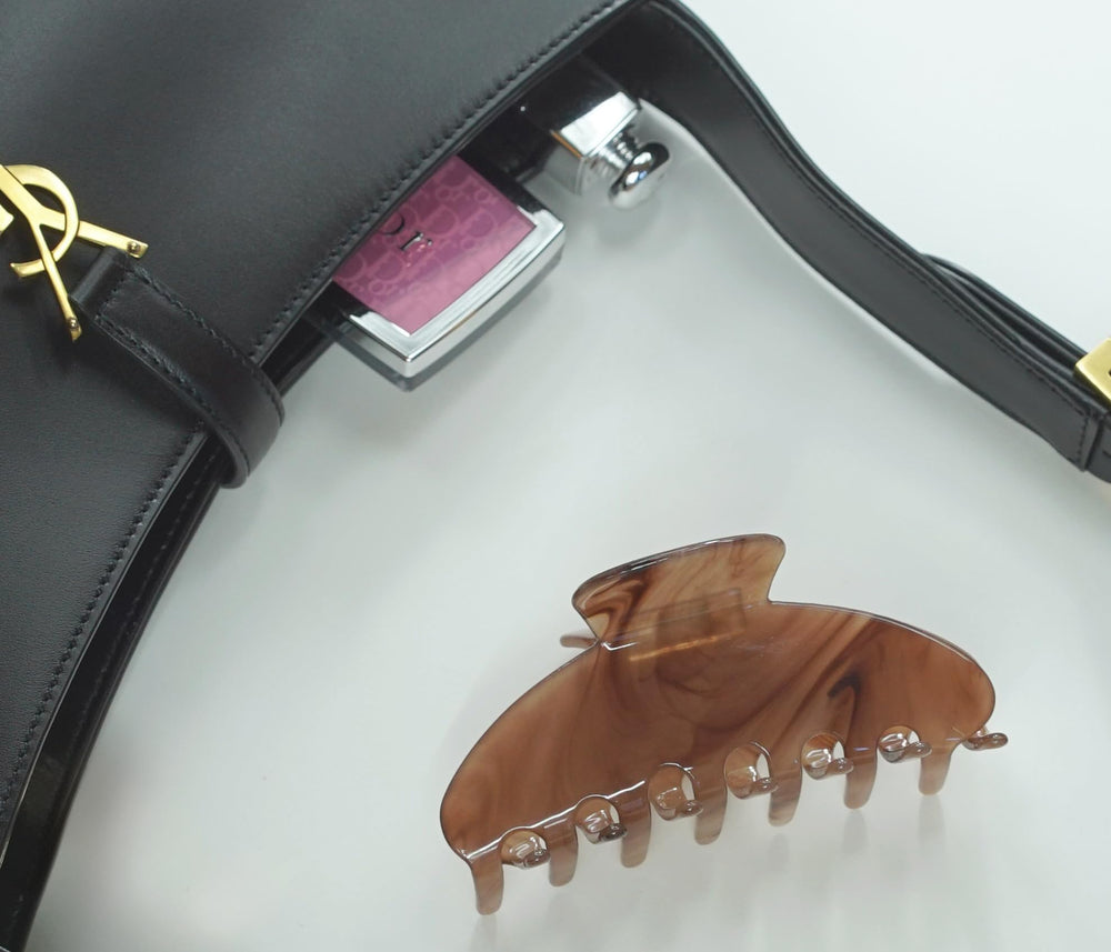 Hana Mia dust bag packaging adds gift-ready appeal.