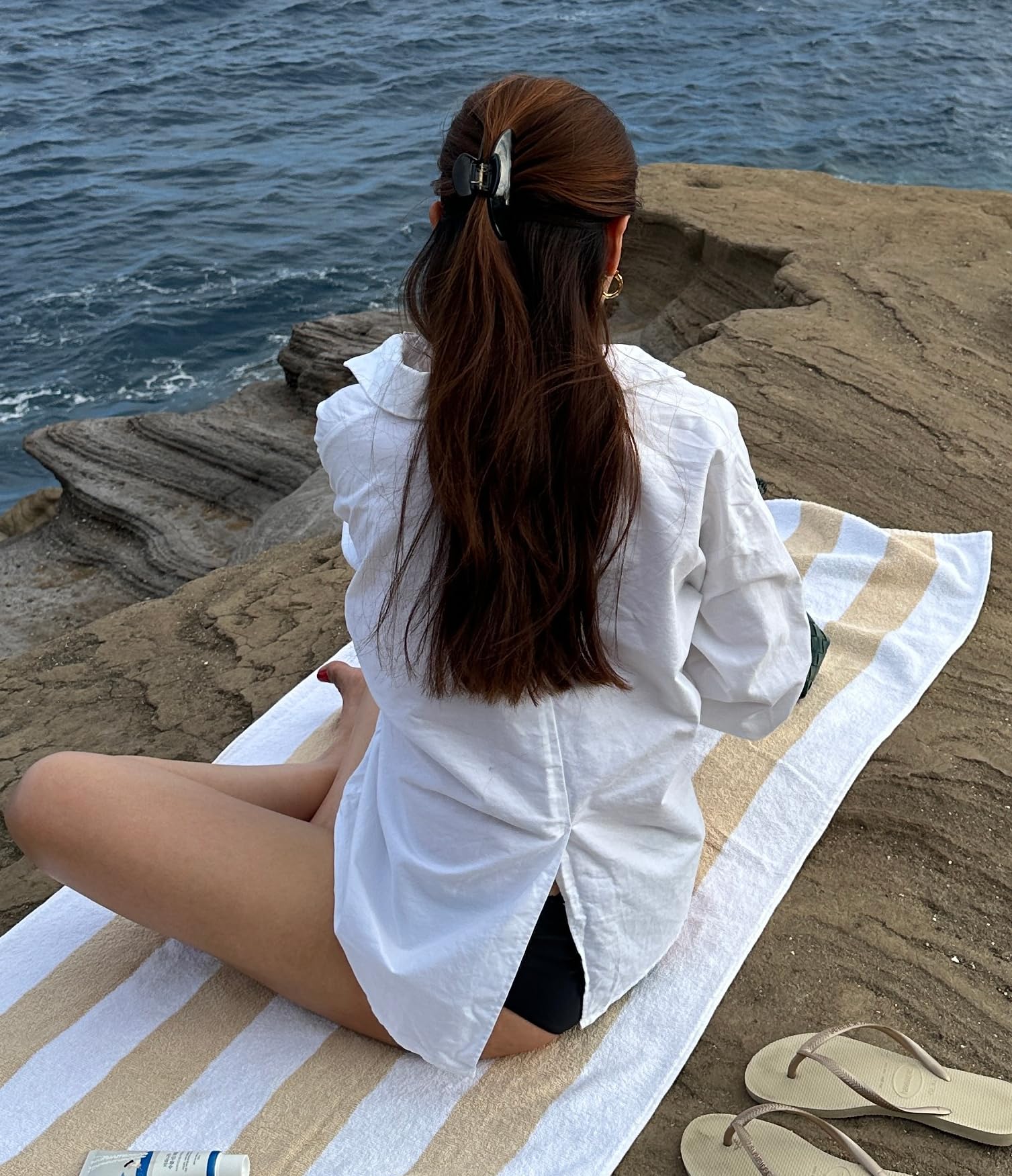 Hana Mia hair-care-friendly clip safeguards scalp and hair while styling.