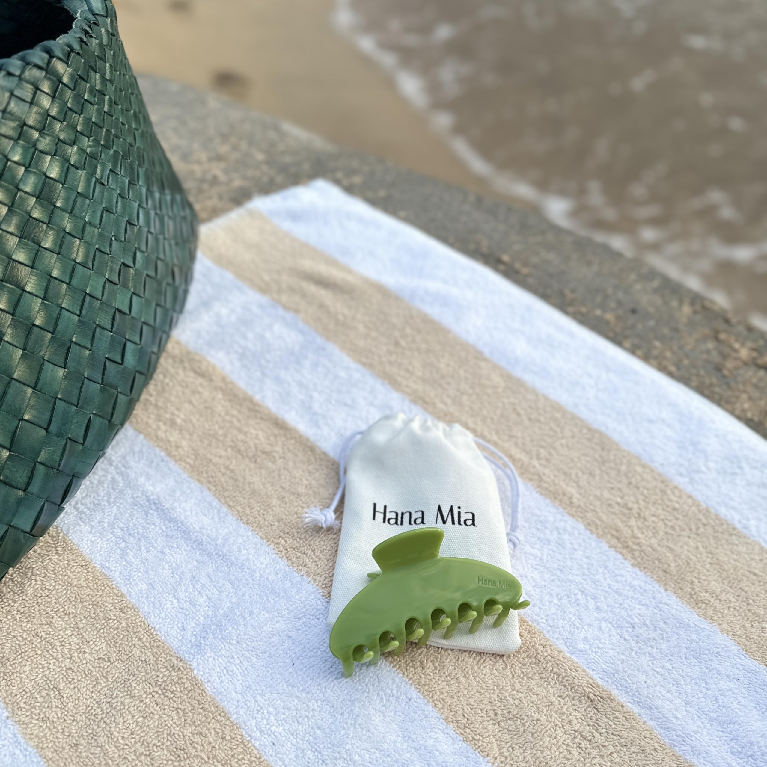Hana Mia headache-free fit — gentle on scalp, no tugging.