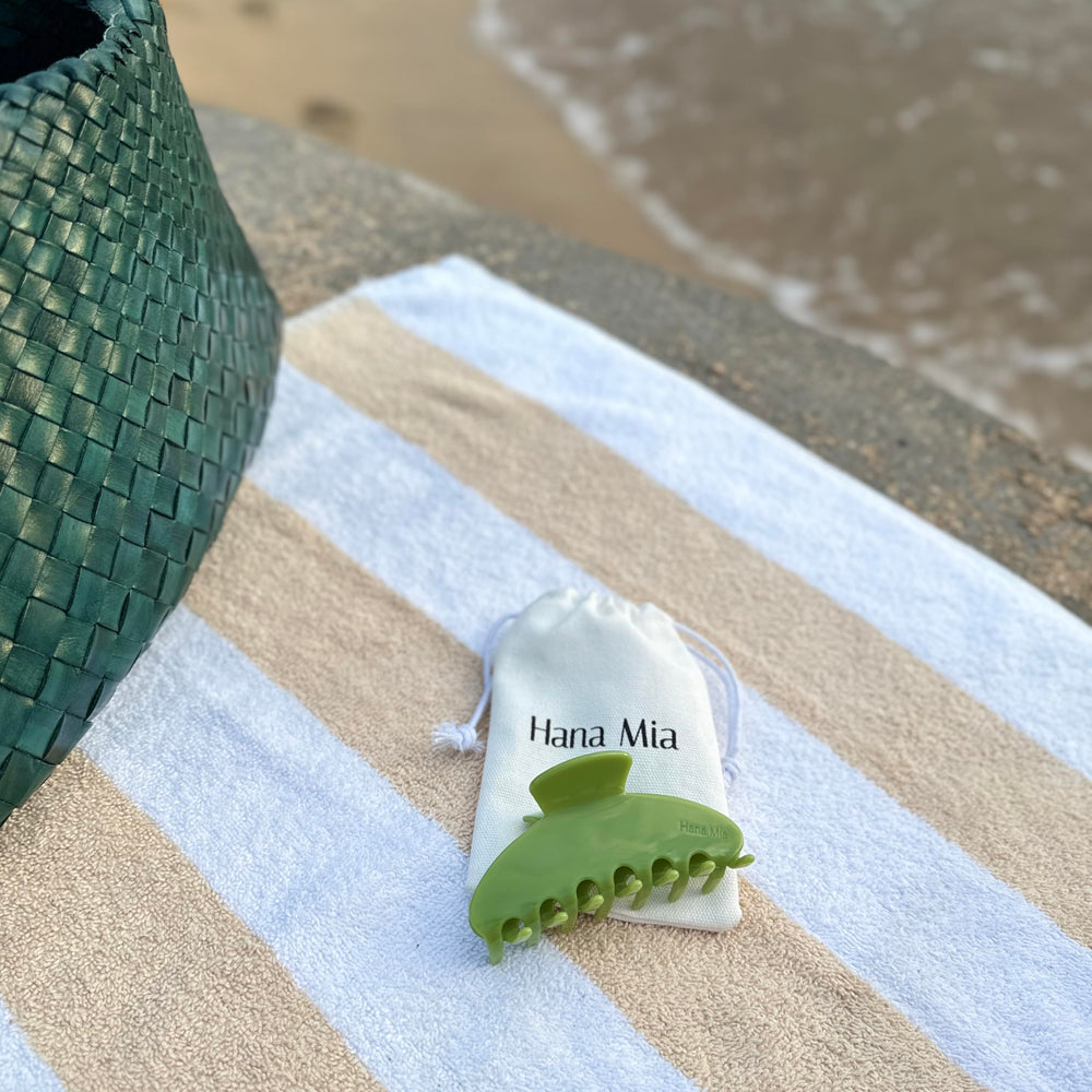 Hana Mia headache-free fit — gentle on scalp, no tugging.
