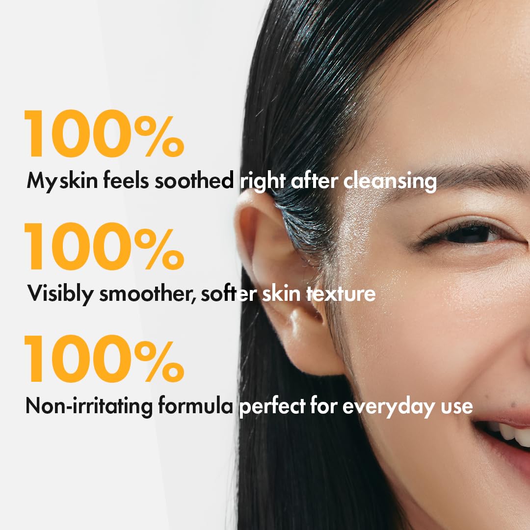 Hanskin PHA Pore Cleansing Oil applying to face for pore care