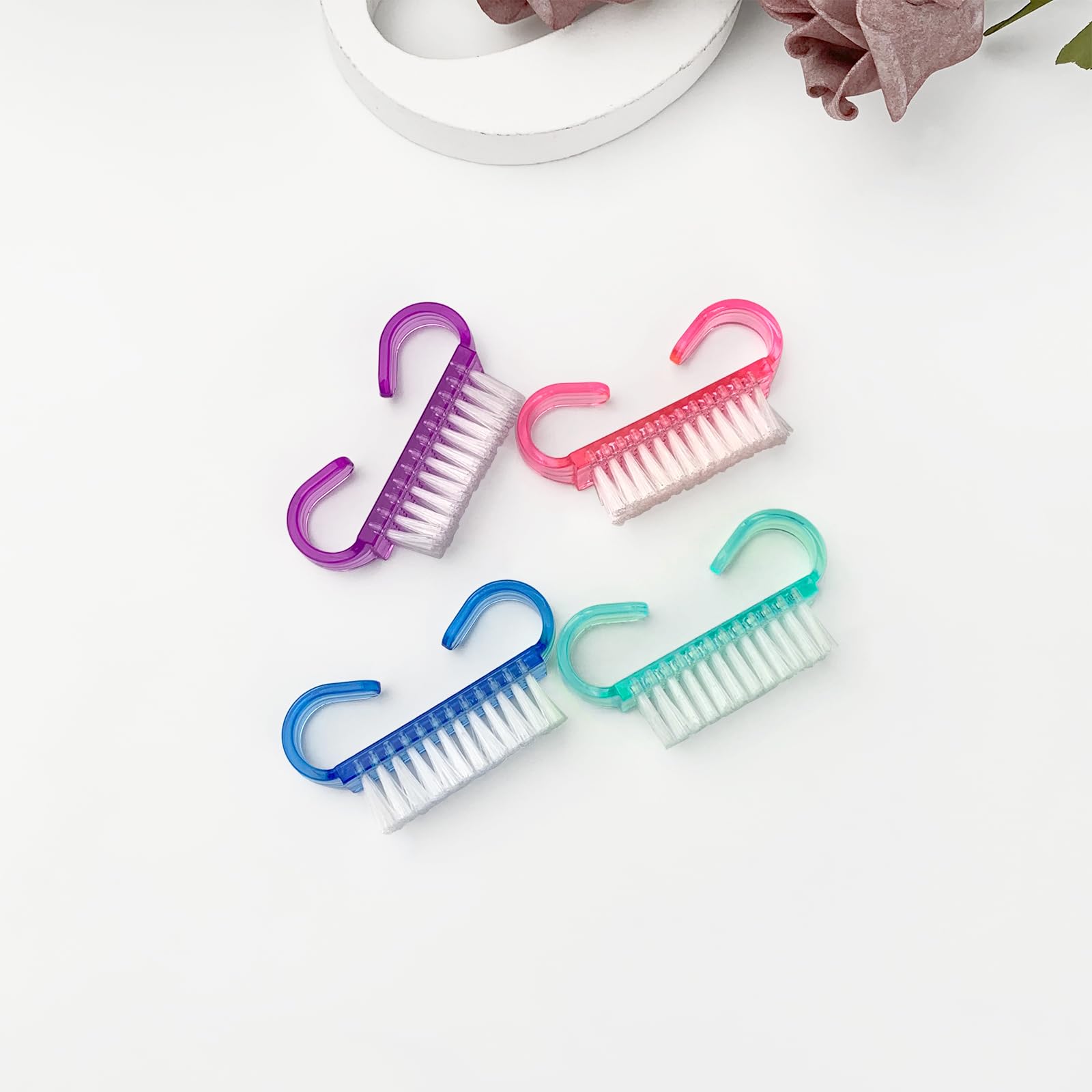 HANWER Versatile scrubber for bathroom, kitchen, and sinks.