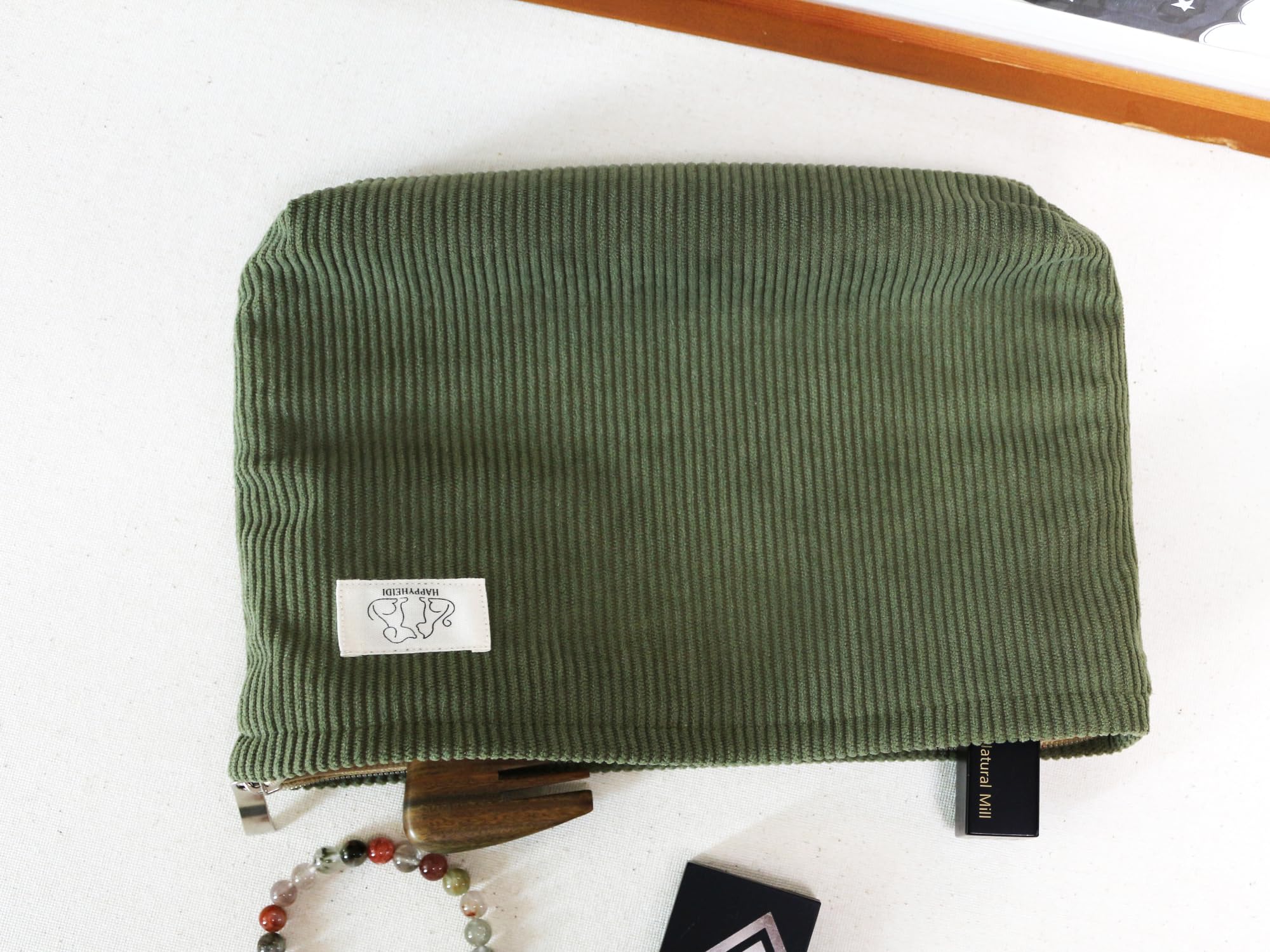HAPPYHEIDI canvas-lined interior for easy cleaning and durability