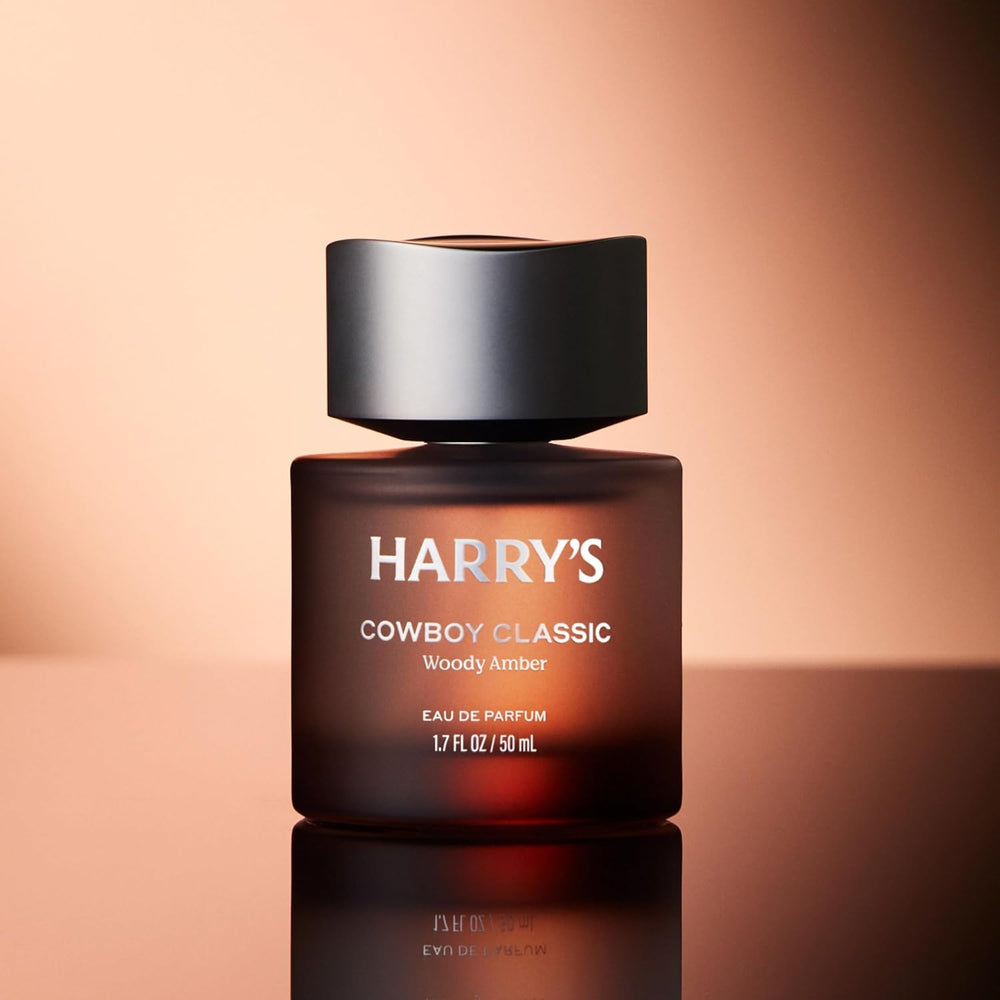 Close-up of cedarwood note highlighting rugged masculine accord in Harry's Cowboy Classic.