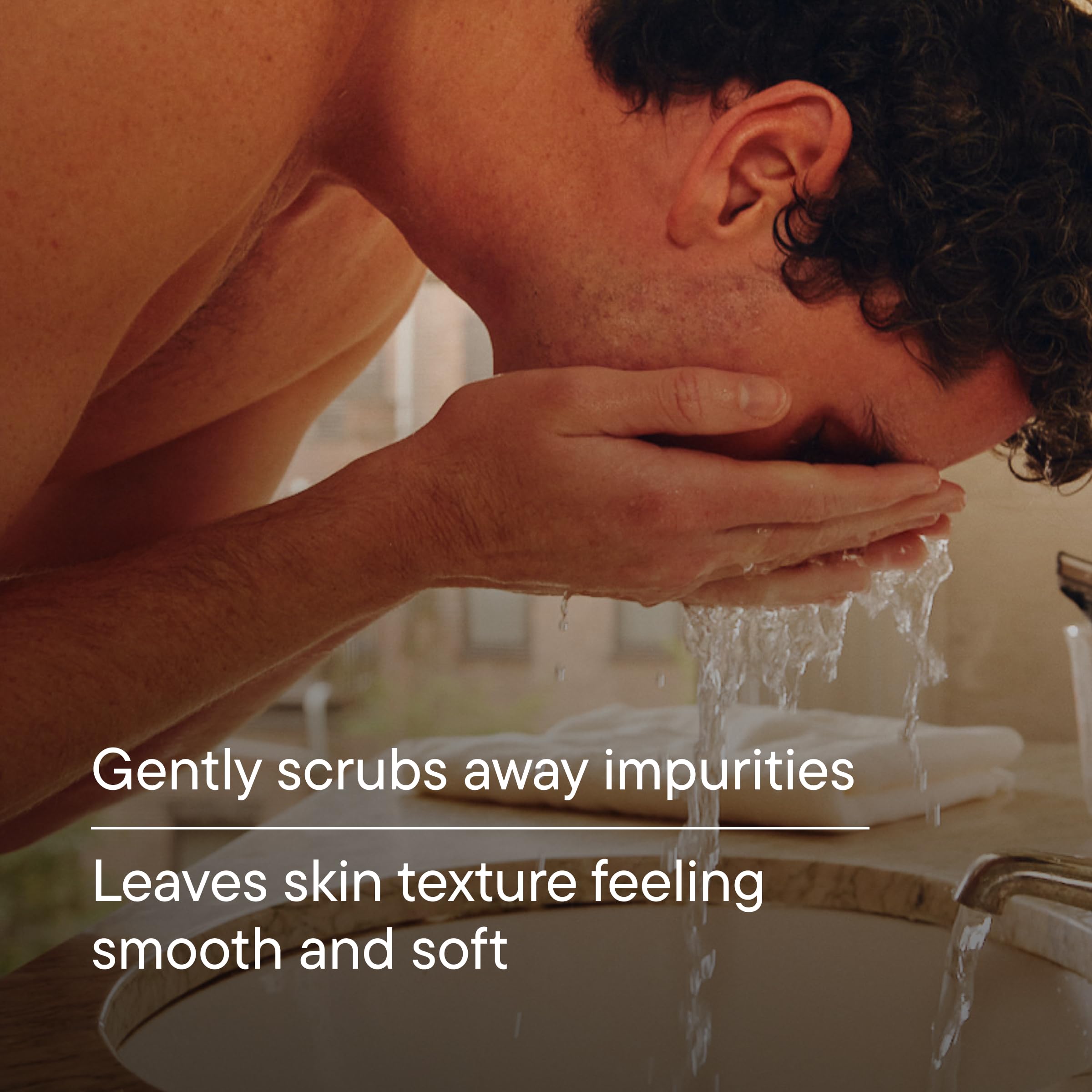 Harry's limpiador exfoliante preparado para un afeitado más cómodo.