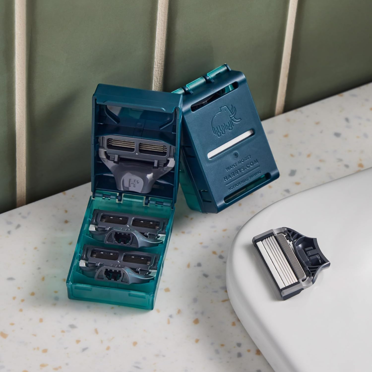 Harry's Original compatible on compatible handles, secure fit for reliable shaving