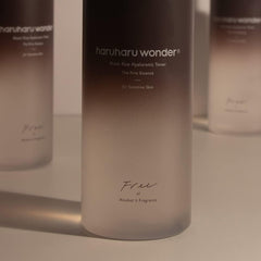HARUHARU Wonder Black Rice Hyaluronic Toner label highlighting fragrance-free formula.
