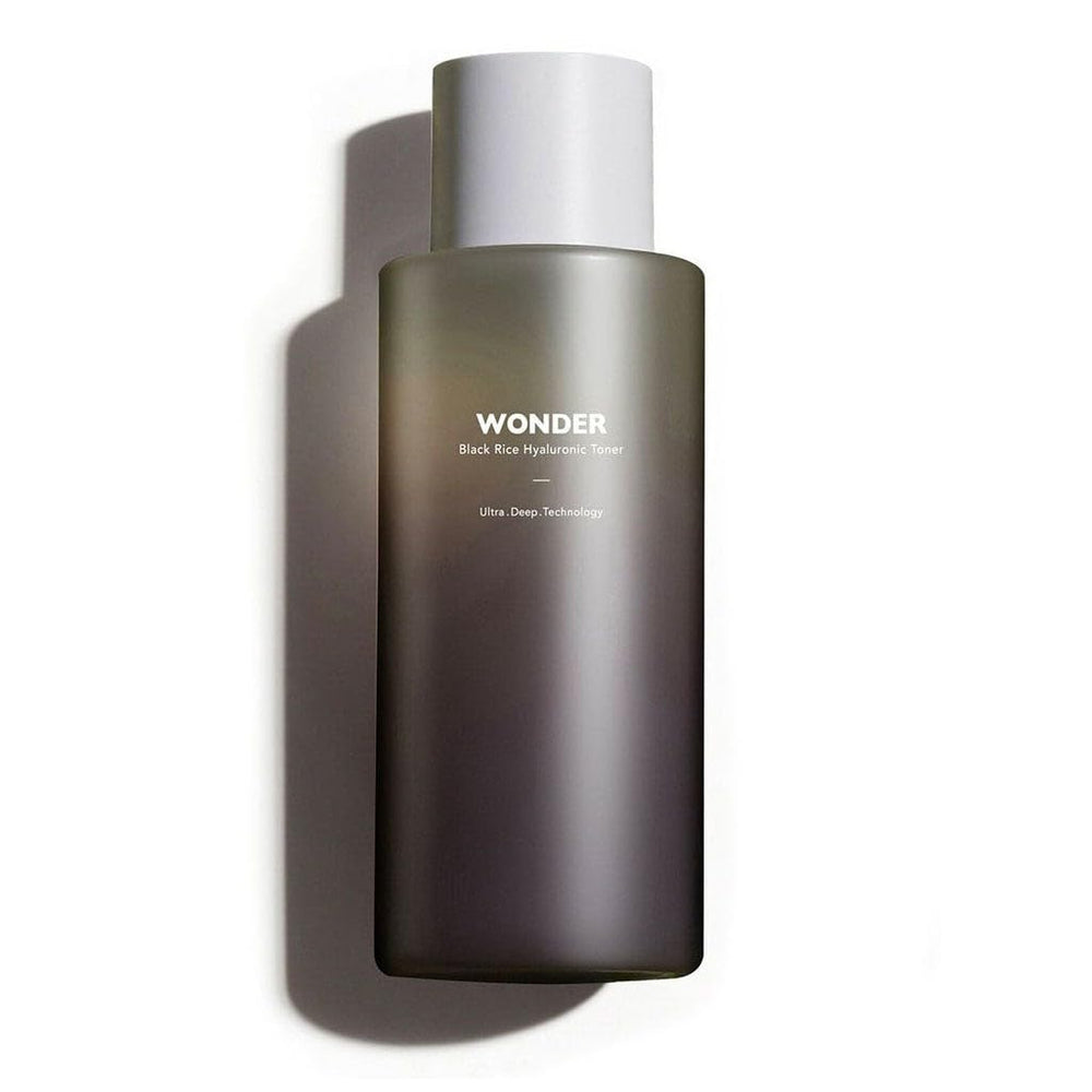 HARUHARU Wonder Toner textura líquida para aplicación suave y rápida absorción.