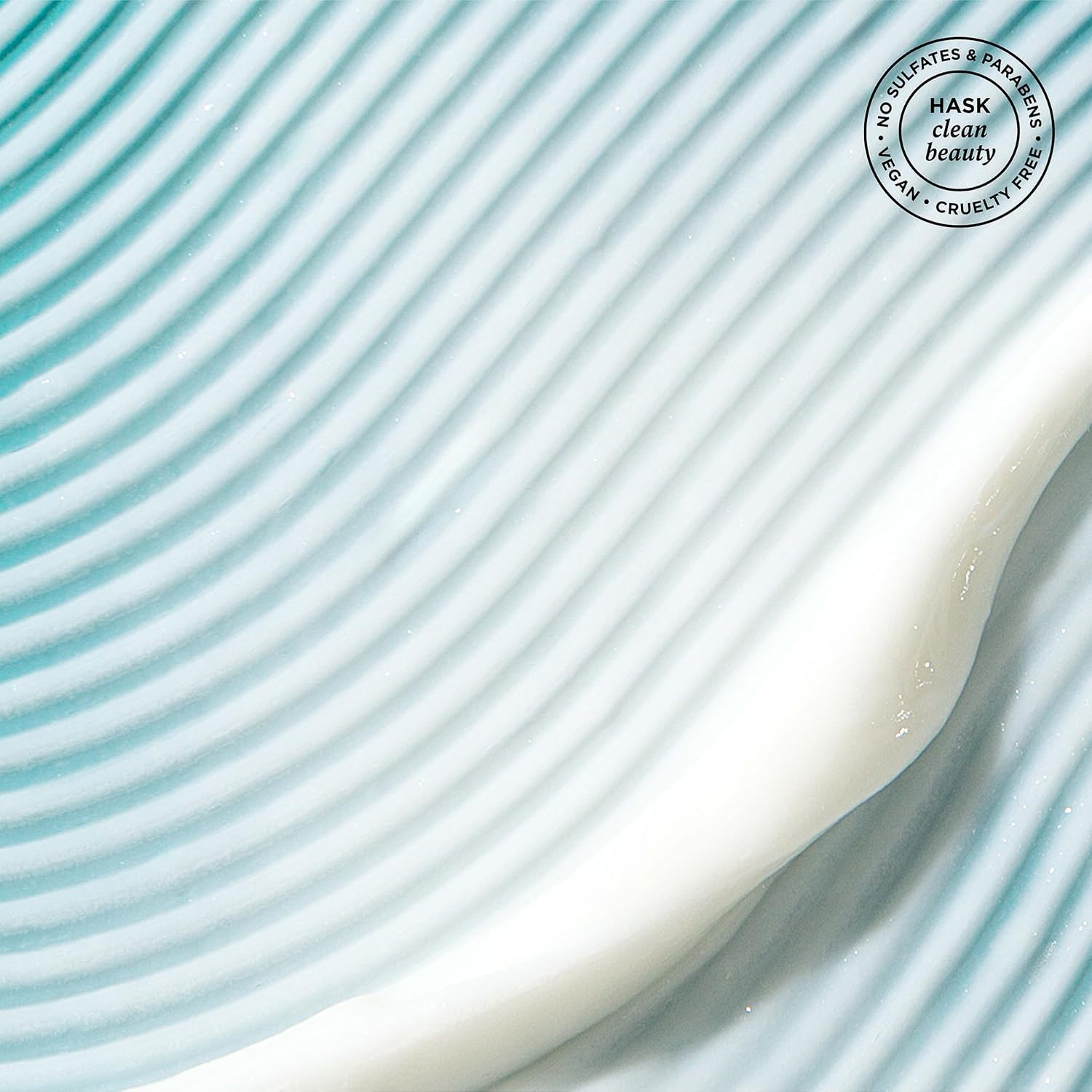 Aplicación del acondicionador HASK, cabello suave y desenredado