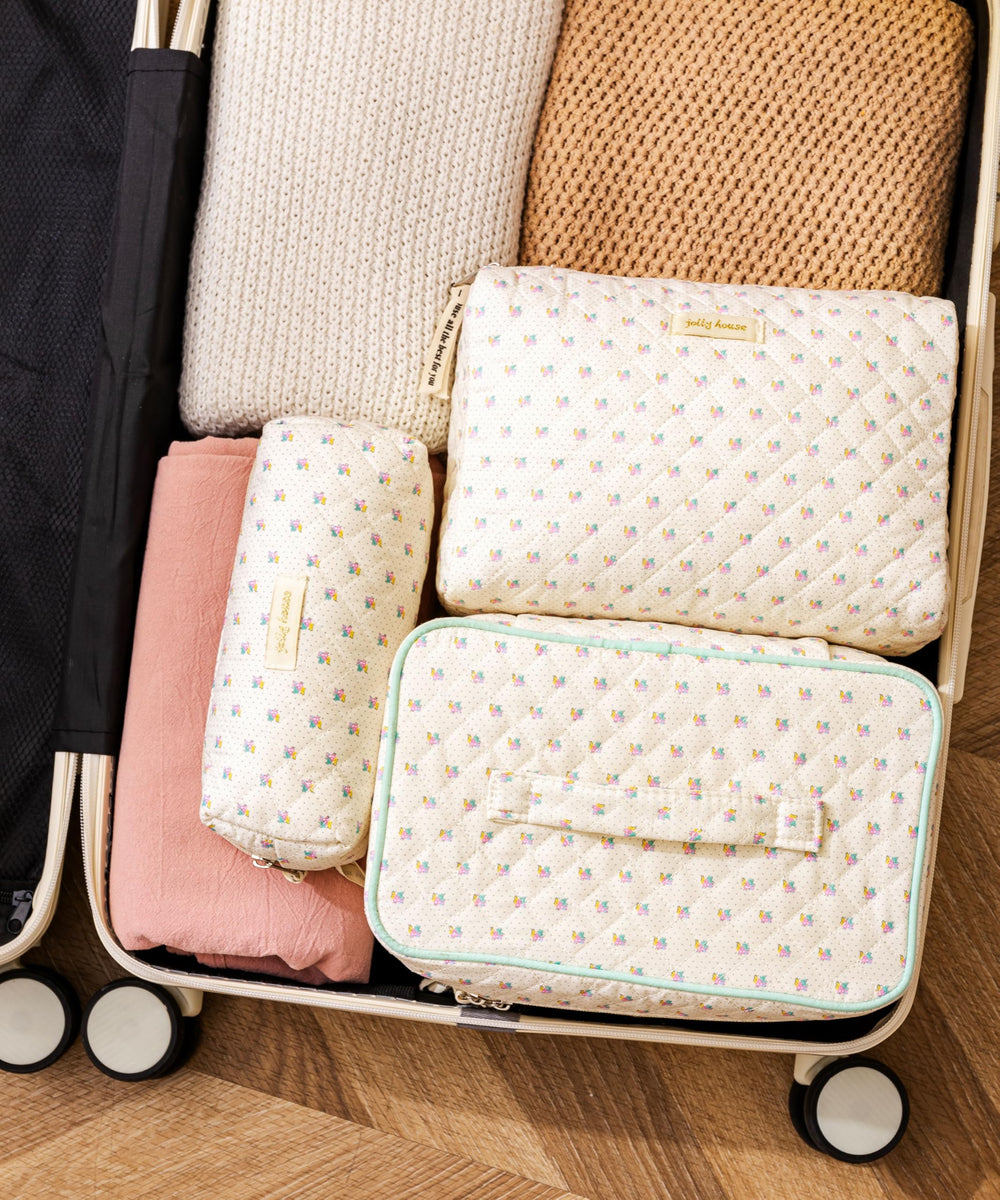 HBselect floral pattern cosmetic bag adds style to daily routine.