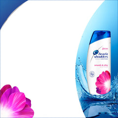 Head & Shoulders Smooth & Silky: cabello hidratado después del lavado, brillo suave.