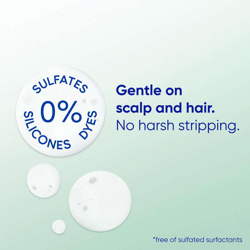 Head & Shoulders BARE Pure Clean 2en1, aroma ligero a coco durante el lavado.