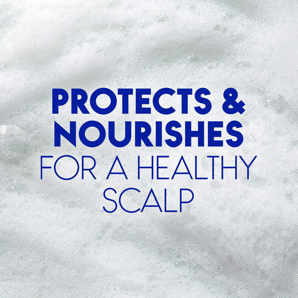 Head & Shoulders Classic Clean label closeup shows trusted anti-dandruff formula.