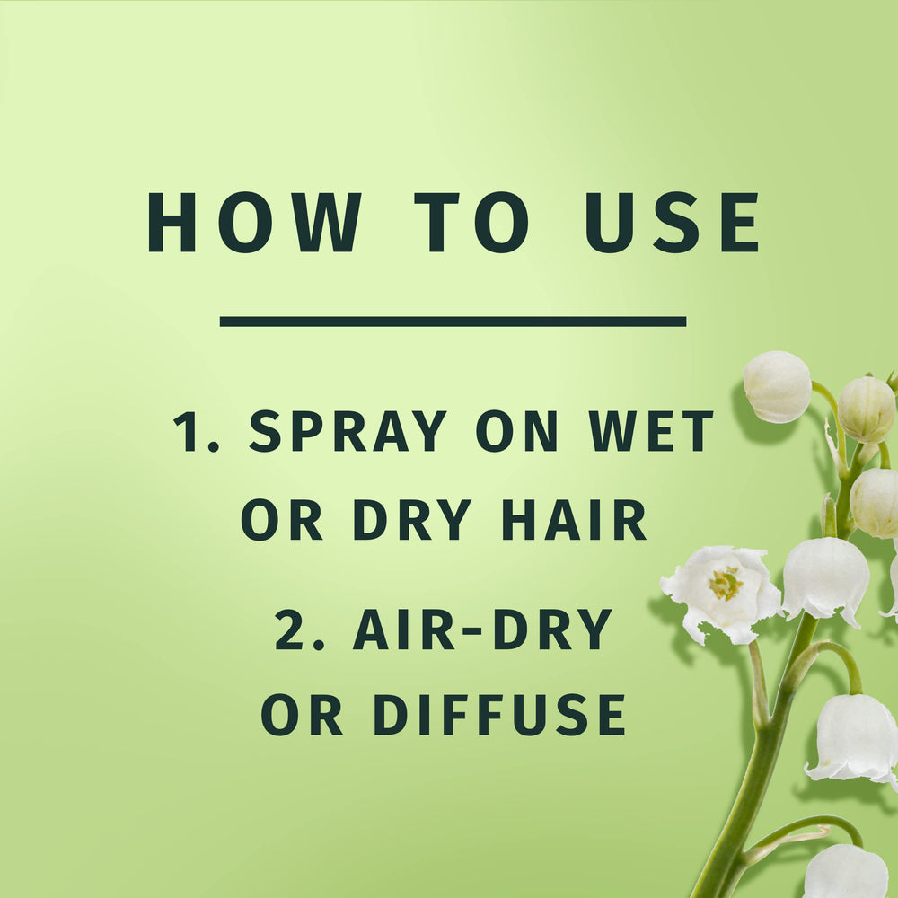 Aroma fresco de lirio en Herbal Essences para rizos durante el peinado.