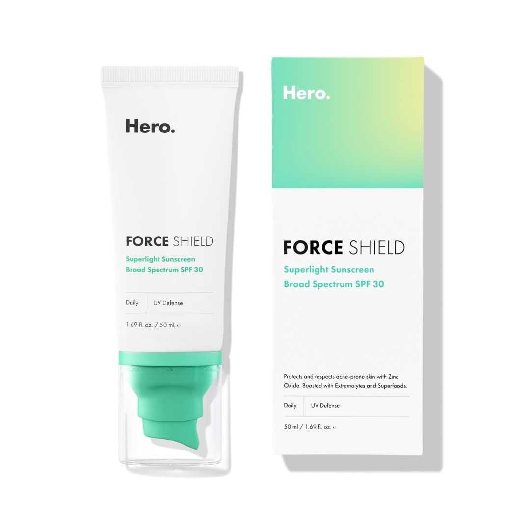 Protector solar Force Shield de HERO COSMETICS con SPF 30 y envase de 50 ml.