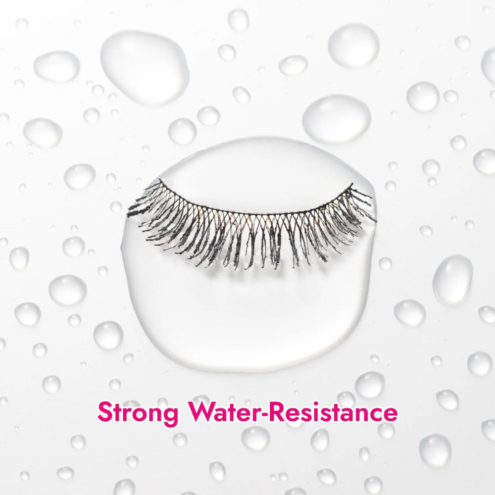Heroine Make mascara waterproof test image demonstrates water resistance