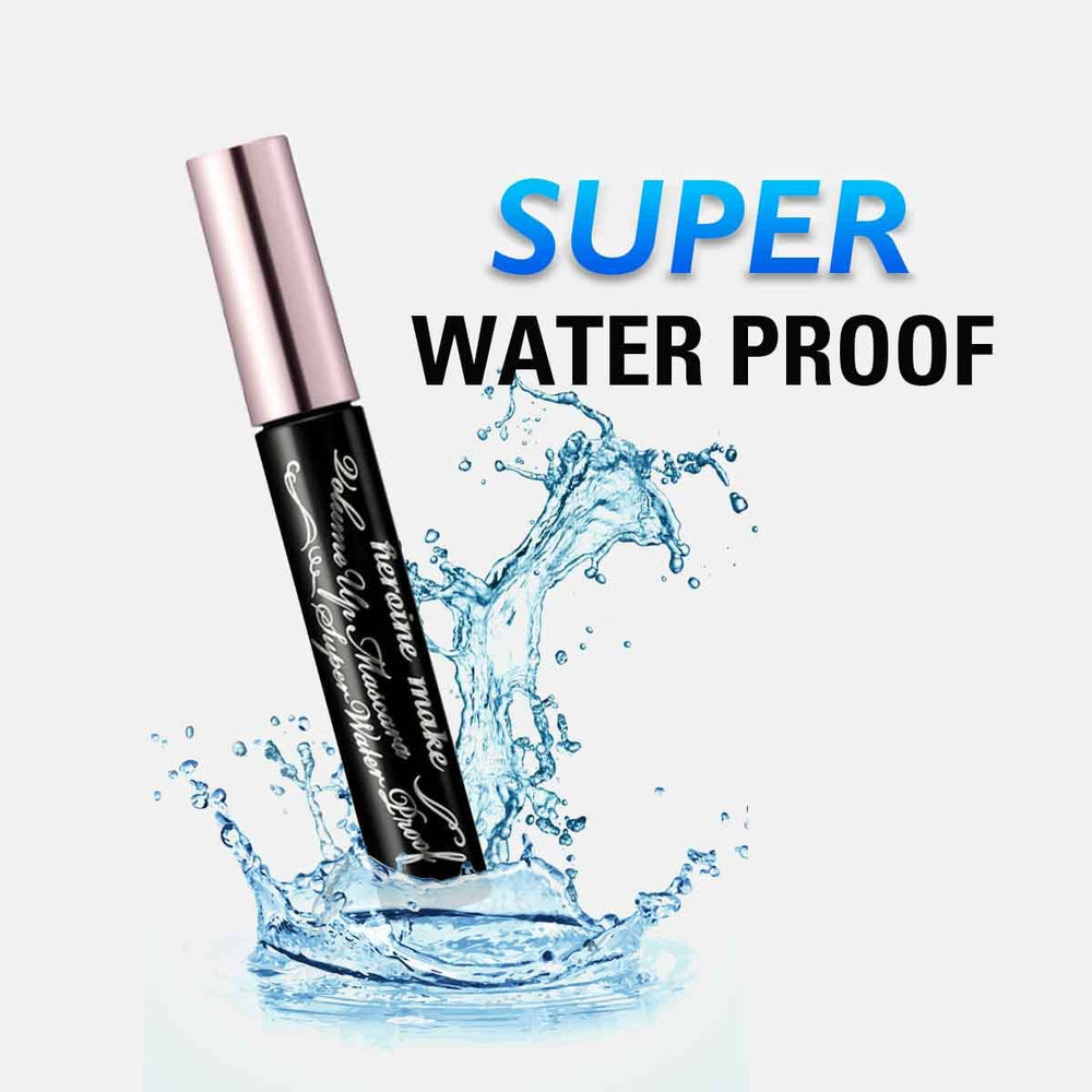 Heroine Make volume-separate powder application highlights dense lash definition.