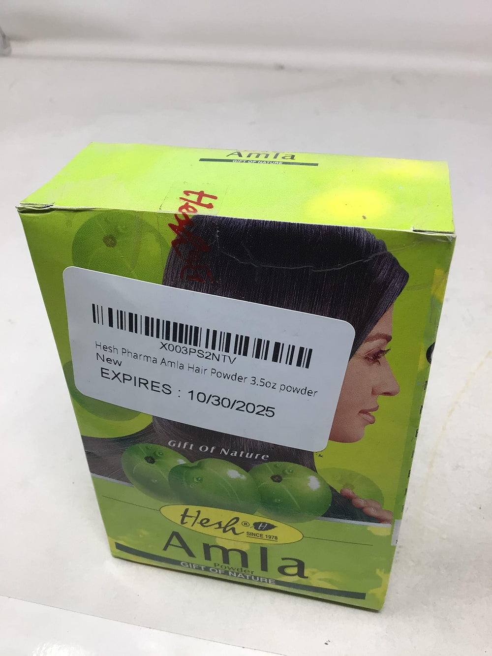 Brillo natural en el cabello con Polvo de Amla de Hesh Pharma.