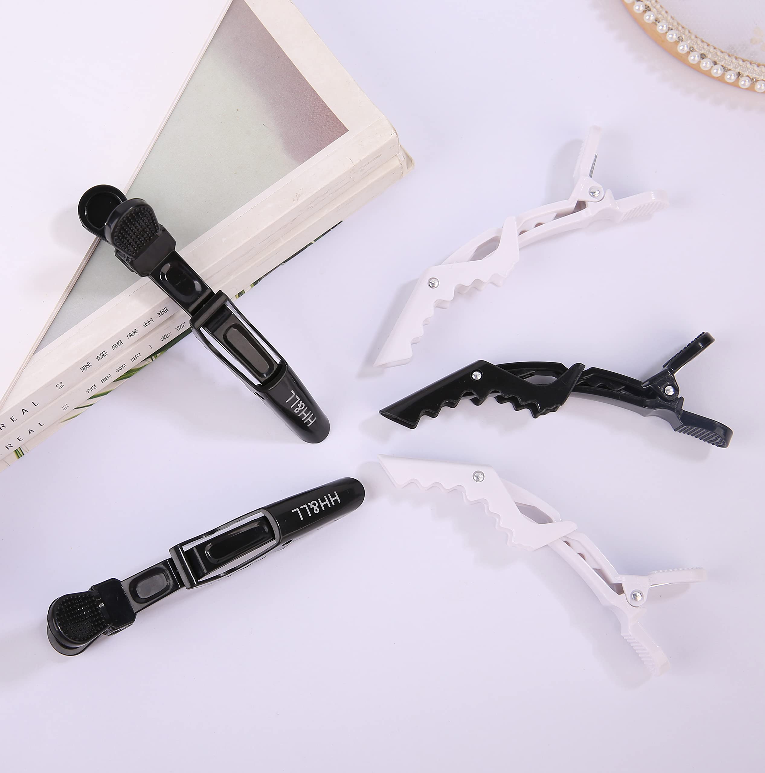 HH&LL lightweight durable plastic remains comfortable in hand.
